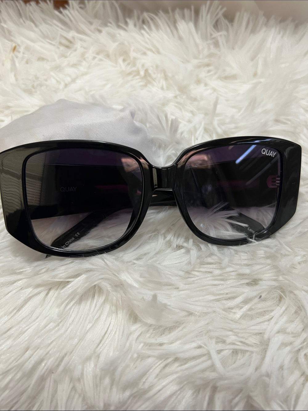 Quay Who Is She Women's Sunglasses Black Outdoor
Australia